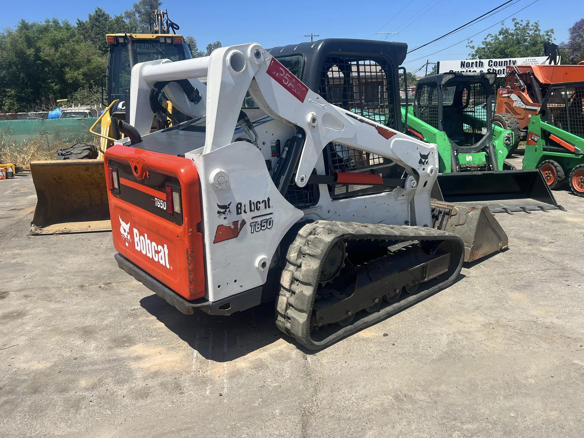 An Inclusive Guide to Compact Track Loaders for Sale with Borneman Trucking